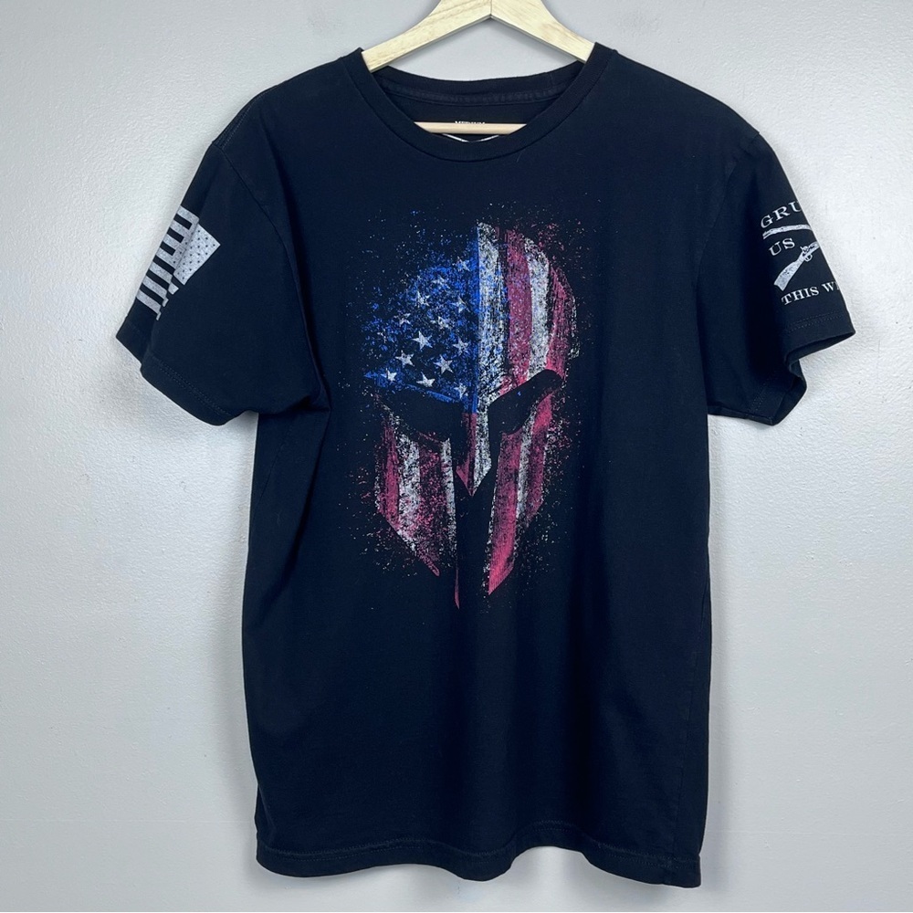 Grunt Style Men's Graphic Print T-shirt American Flag Spartan Helmet Size M